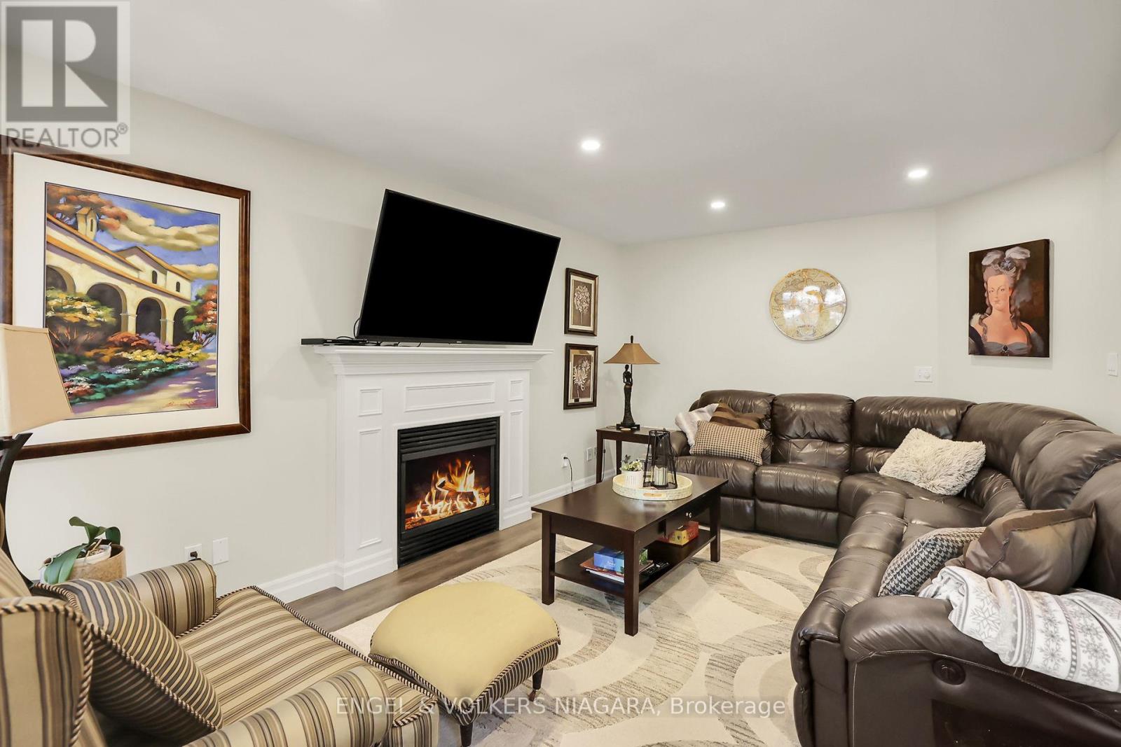 624 Simcoe Street, Niagara-On-The-Lake (Town), Ontario  L0S 1J0 - Photo 18 - X12268366