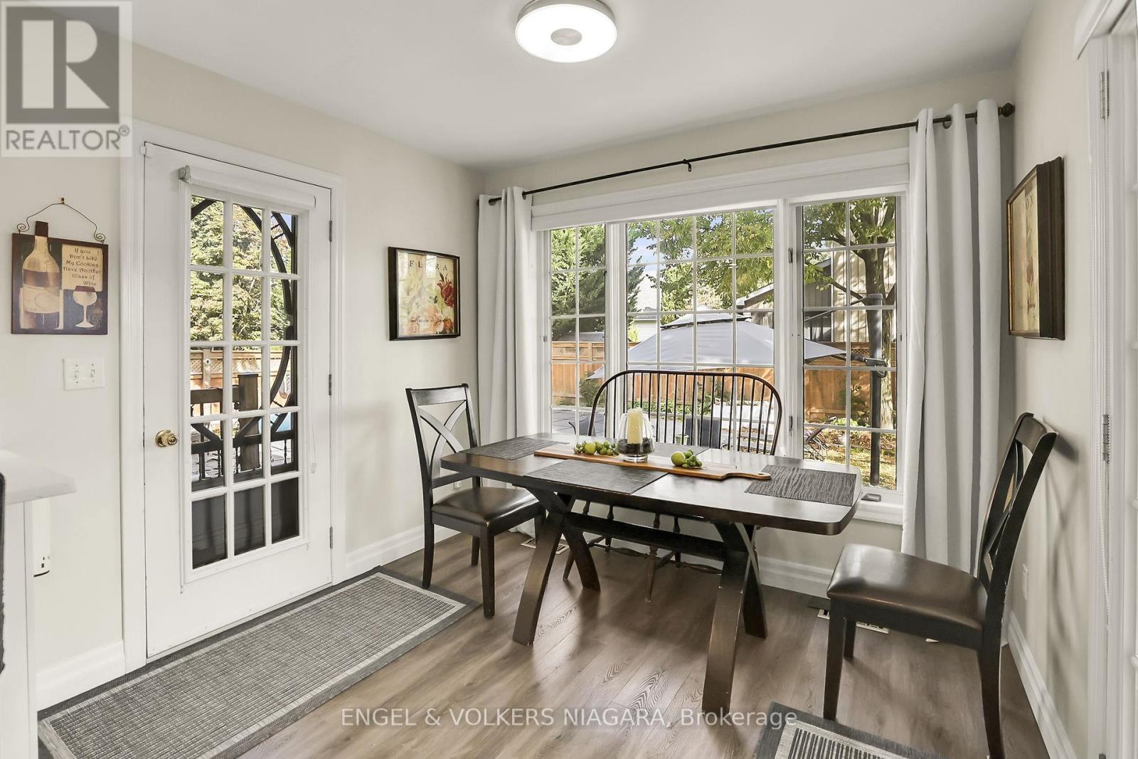 624 Simcoe Street, Niagara-On-The-Lake (Town), Ontario  L0S 1J0 - Photo 20 - X12268366