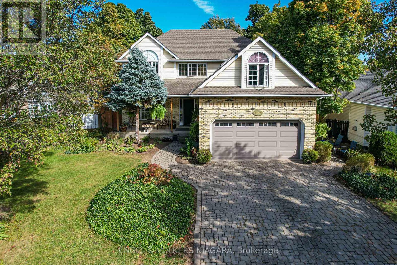 624 Simcoe Street, Niagara-On-The-Lake (Town), Ontario  L0S 1J0 - Photo 4 - X12268366