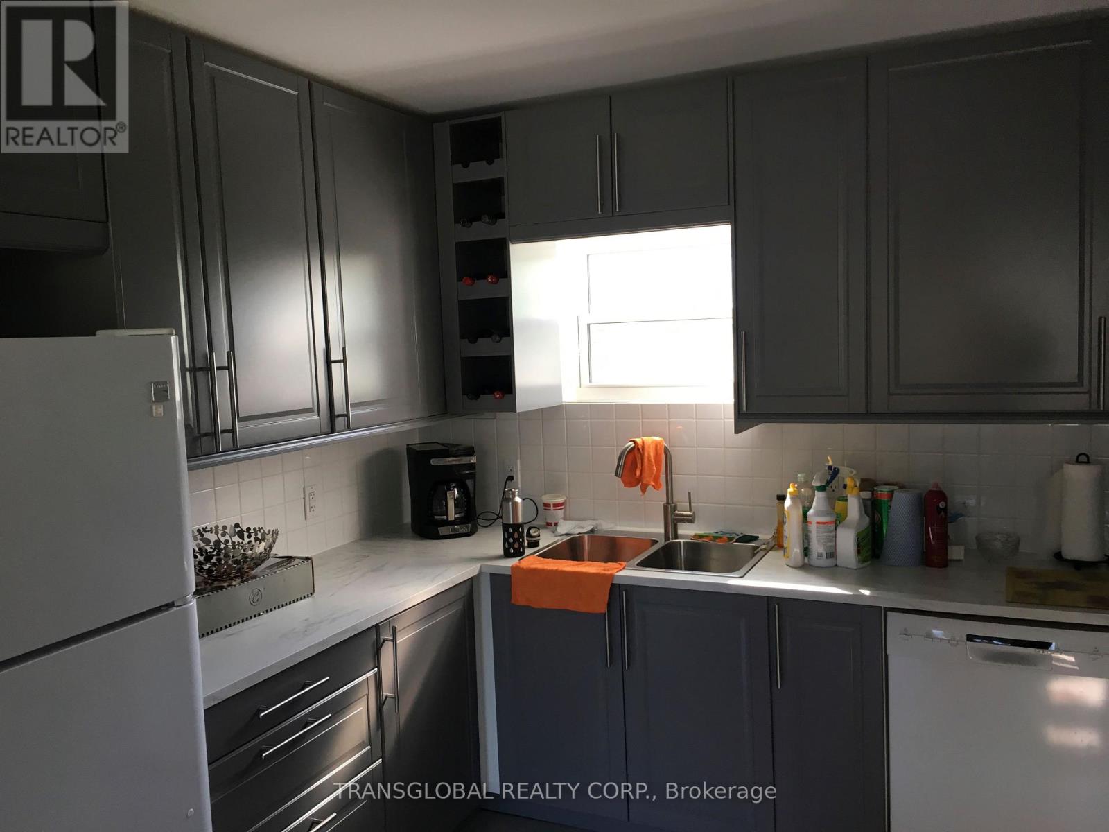 1035 Metro Road N, Georgina, Ontario  L4P 3E9 - Photo 7 - N12268175