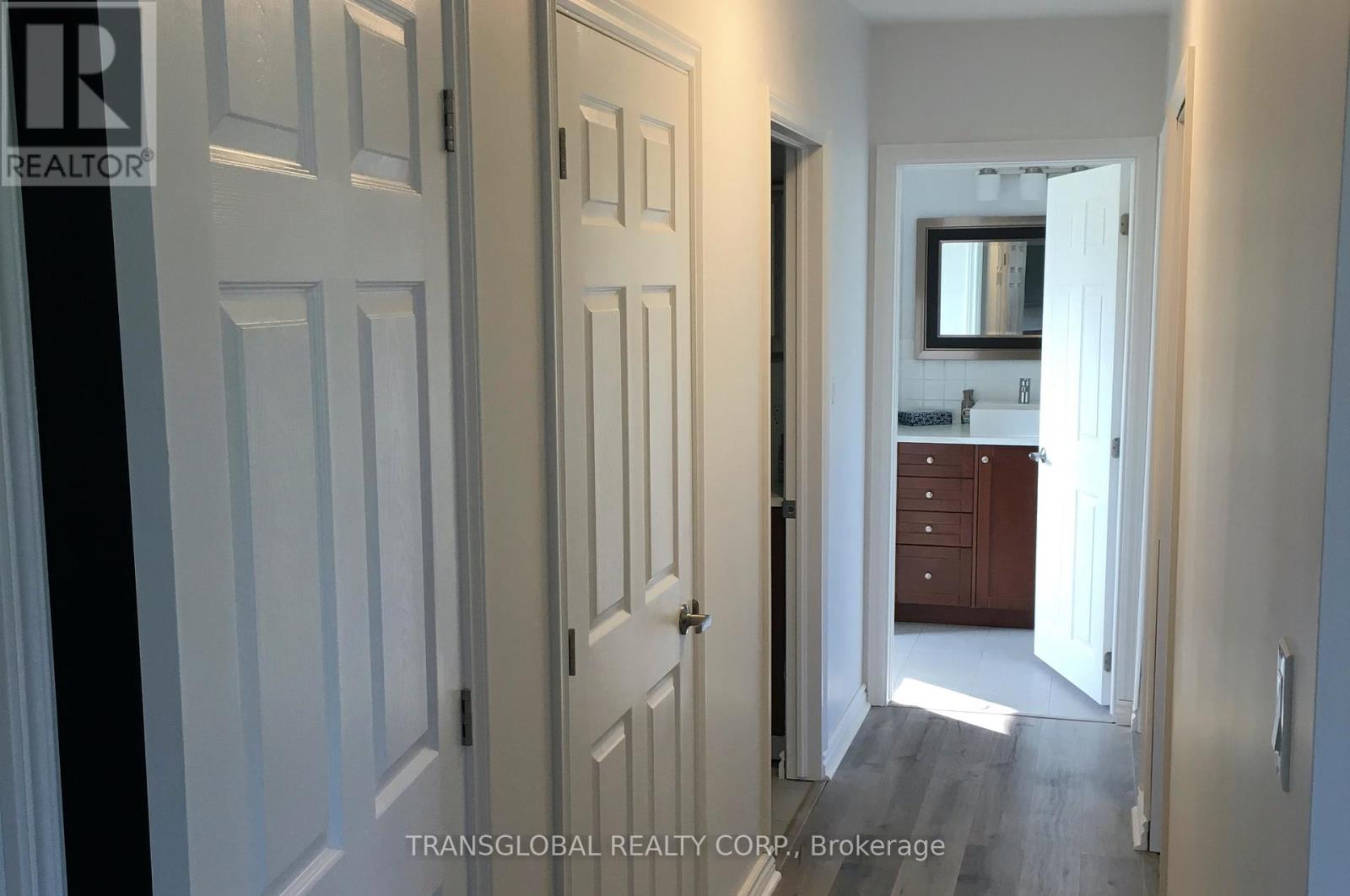 1035 Metro Road N, Georgina, Ontario  L4P 3E9 - Photo 12 - N12268180