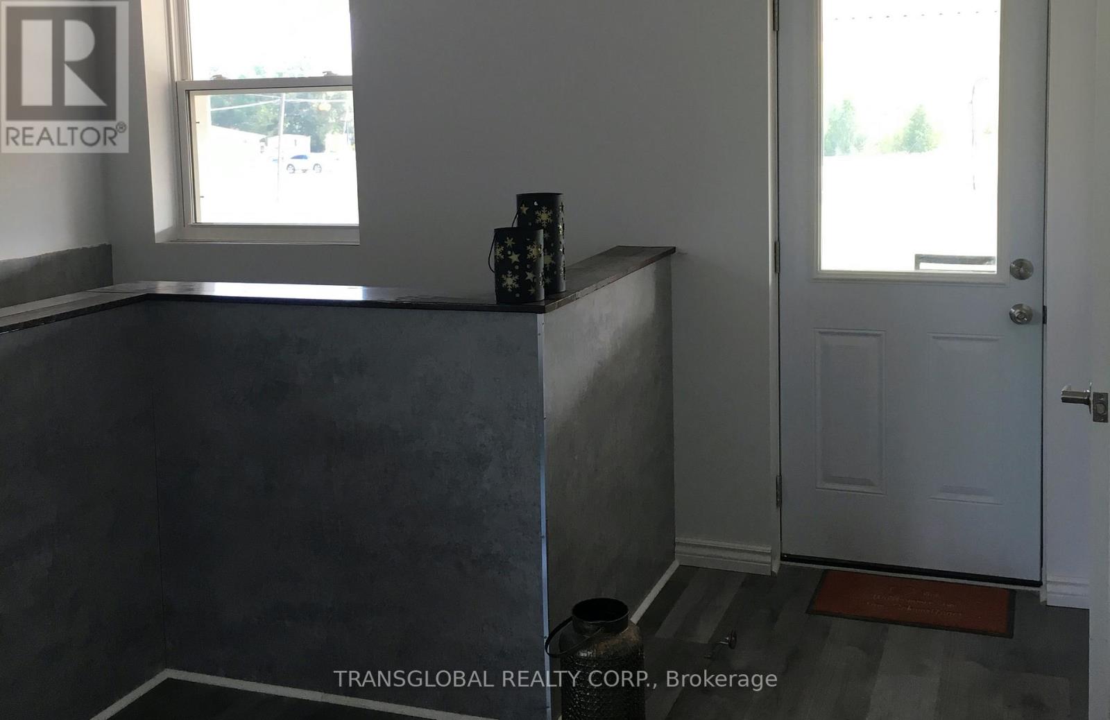 1035 Metro Road N, Georgina, Ontario  L4P 3E9 - Photo 21 - N12268180