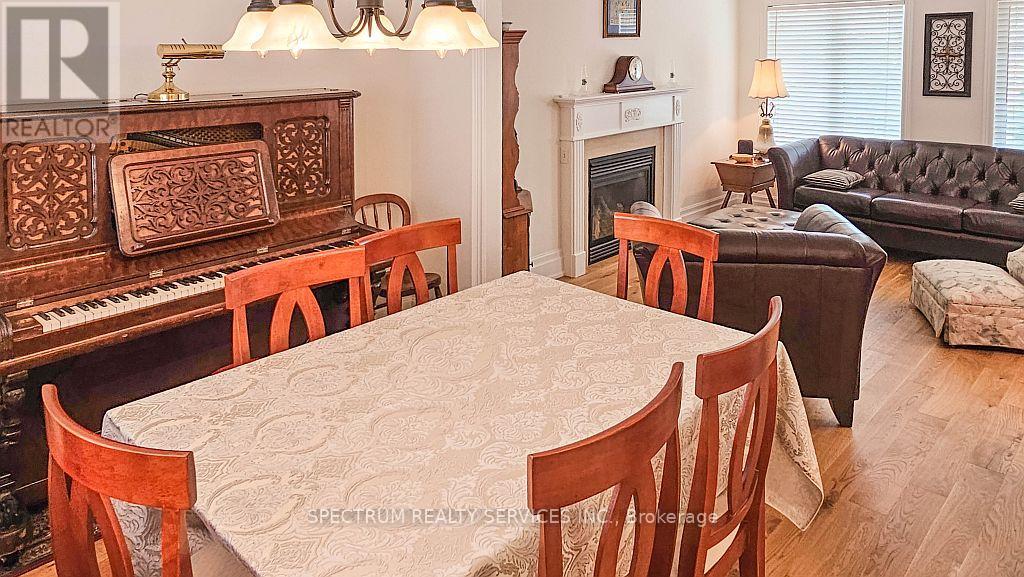 74 Ian Drive, Georgina, Ontario  L4P 4G3 - Photo 10 - N12268211