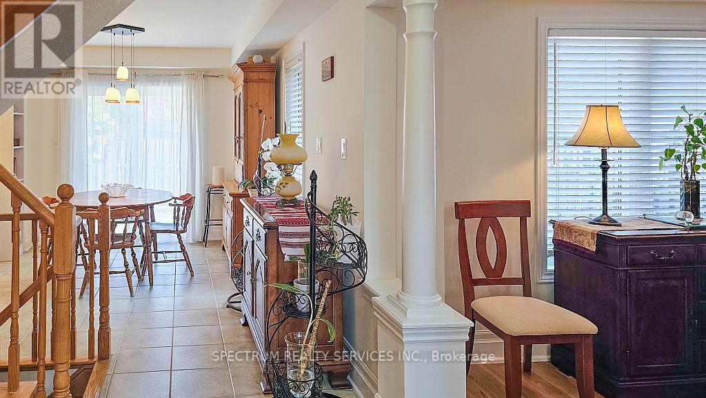 74 Ian Drive, Georgina, Ontario  L4P 4G3 - Photo 11 - N12268211