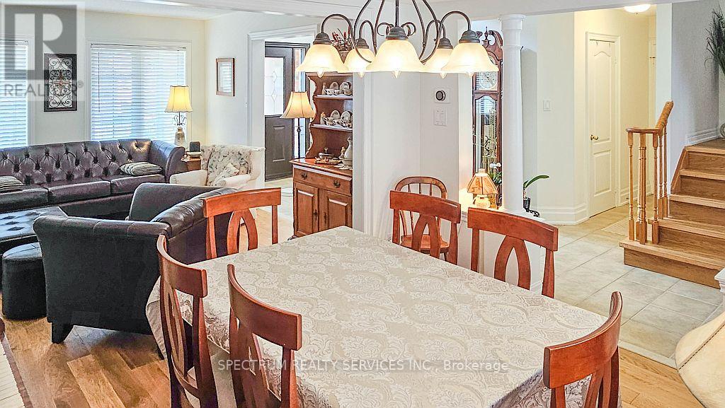 74 Ian Drive, Georgina, Ontario  L4P 4G3 - Photo 9 - N12268211