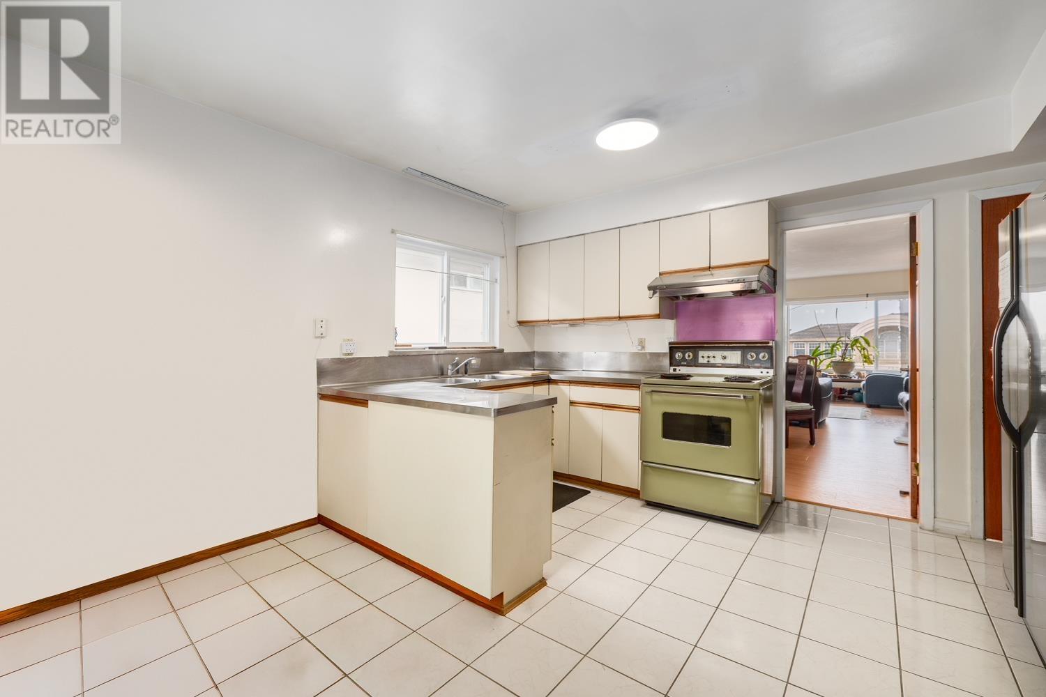 5679 Clinton Street, Burnaby, British Columbia  V5J 2M2 - Photo 9 - R3023754