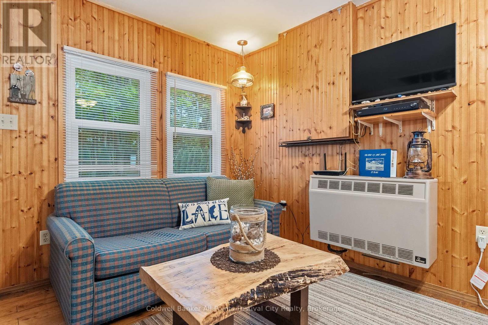 11 Melbourne Street, Ashfield-Colborne-Wawanosh, Ontario  N7A 3X9 - Photo 10 - X12268367