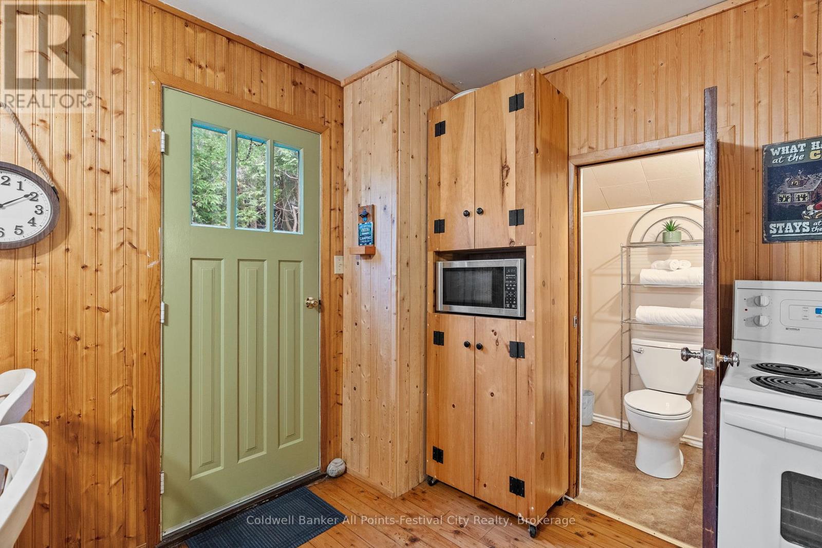 11 Melbourne Street, Ashfield-Colborne-Wawanosh, Ontario  N7A 3X9 - Photo 15 - X12268367