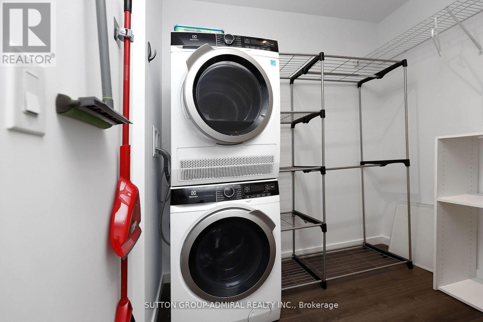 323 - 7 Smith Crescent, Toronto (Stonegate-Queensway), Ontario  M8Z 0G3 - Photo 11 - W12268215