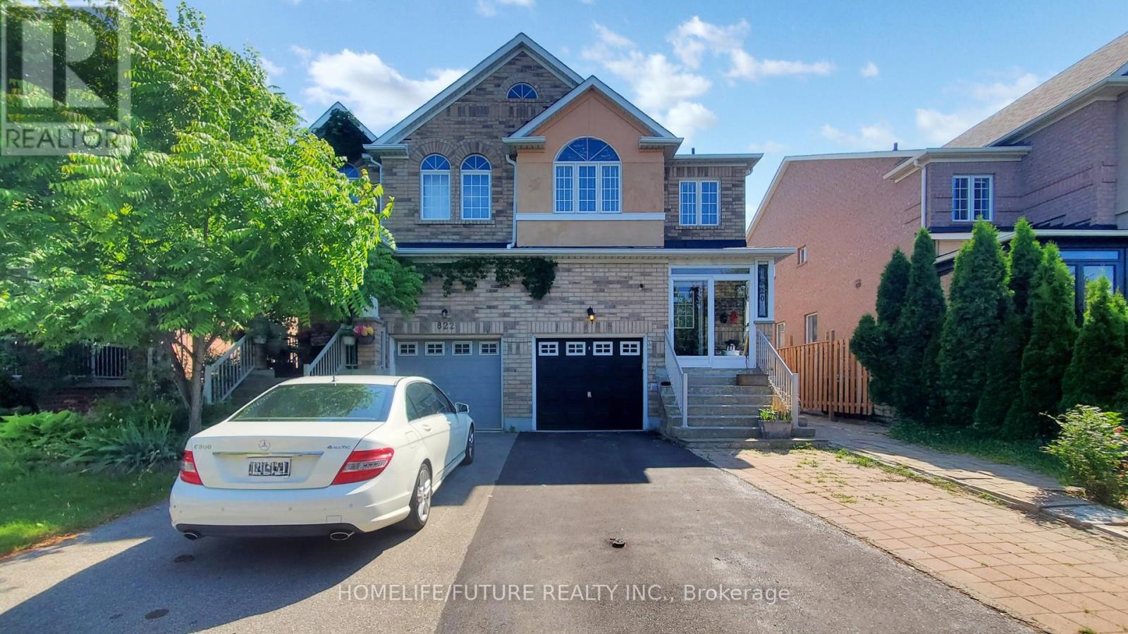 Property at 820 BETHANY CRESCENT image 2