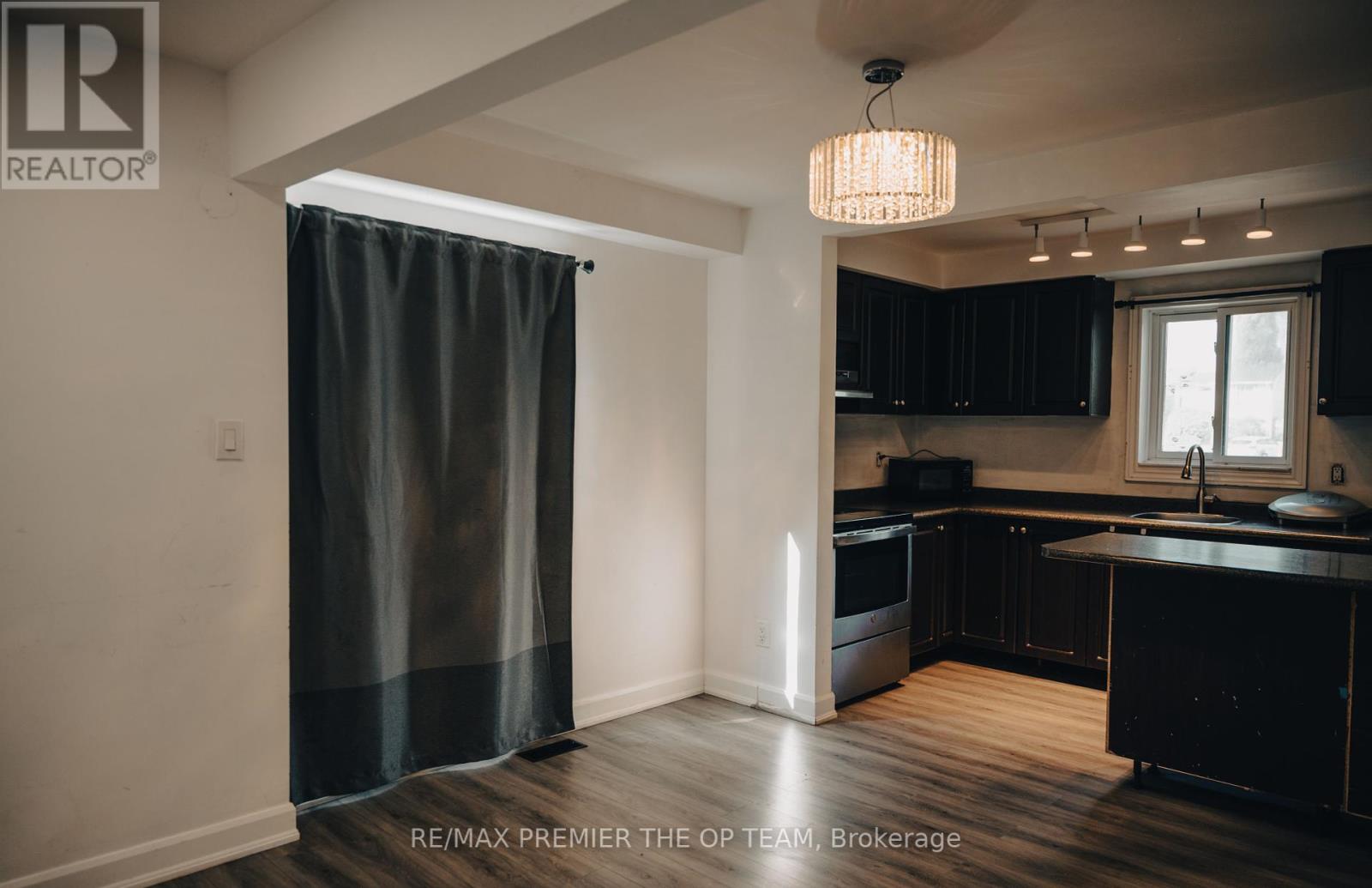 Property at 22 GERALDINE COURT image 4