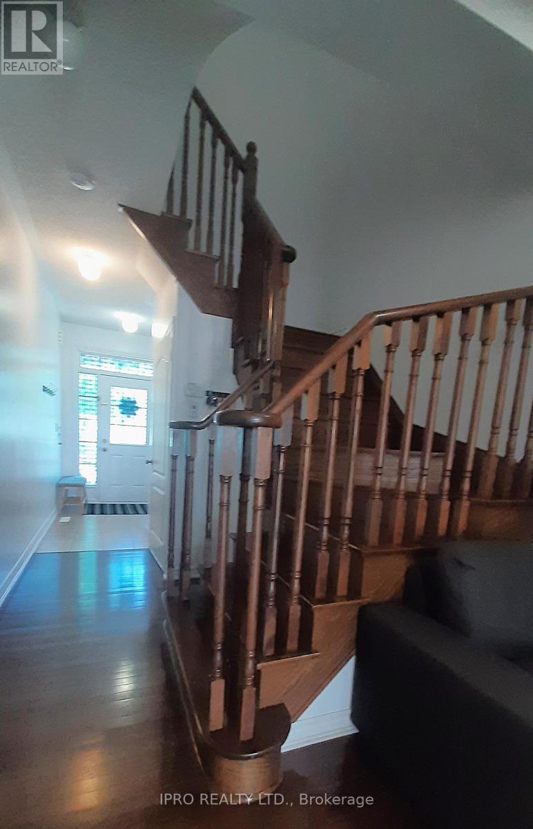 Property at 33 HATTON COURT image 3