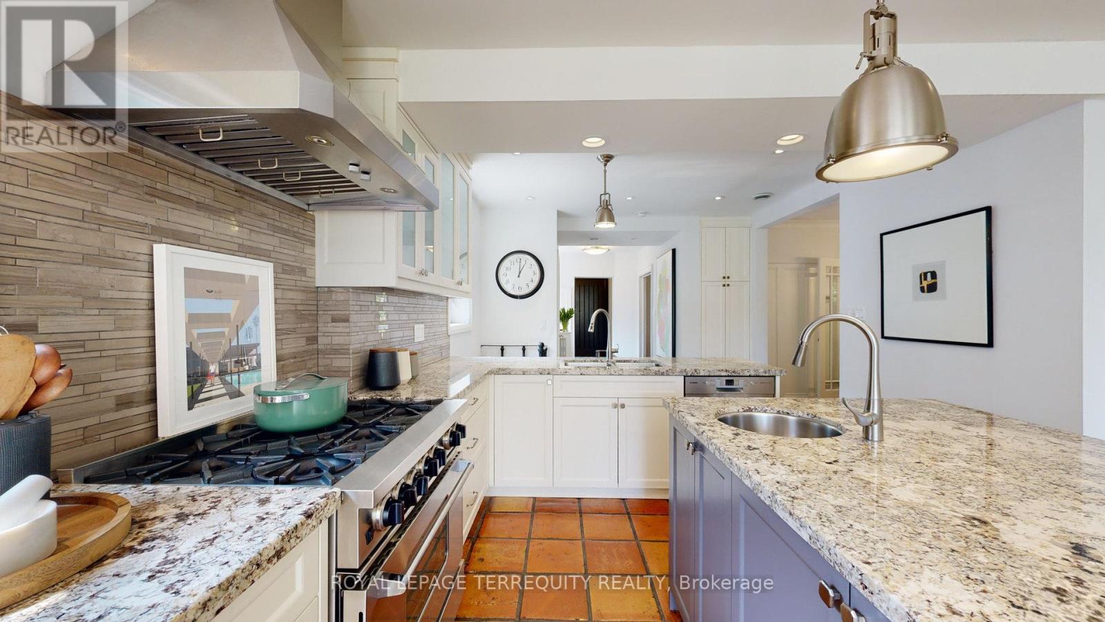 65 Burnhamthorpe Crescent, Toronto (Islington-City Centre West), Ontario  M9A 1G6 - Photo 18 - W12268272