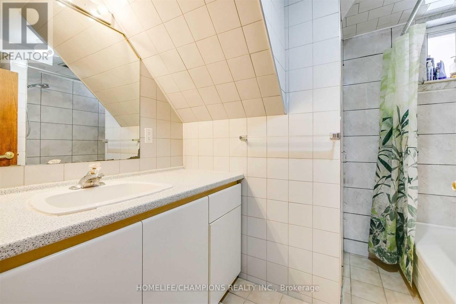 Bsmt 2 - 65 Whitburn Crescent, Toronto, Ontario  M3M 2S5 - Photo 12 - W12268288