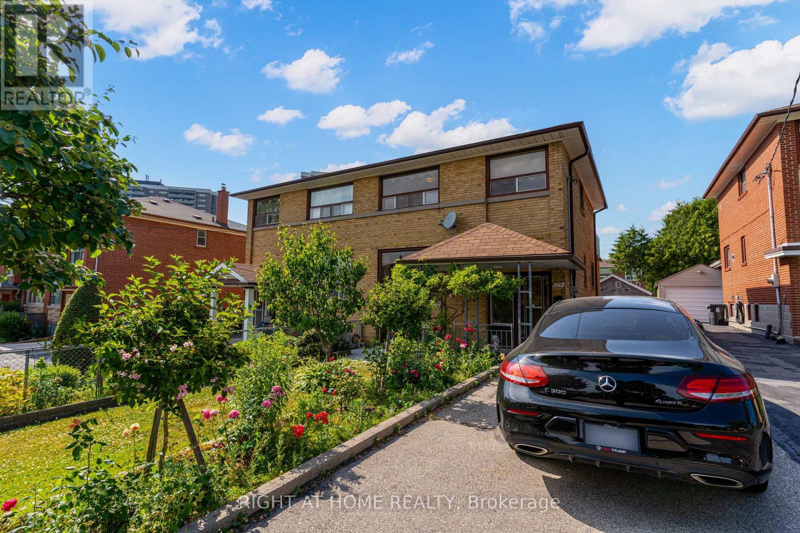 Property at 124 CLAIRTON CRESCENT image 1