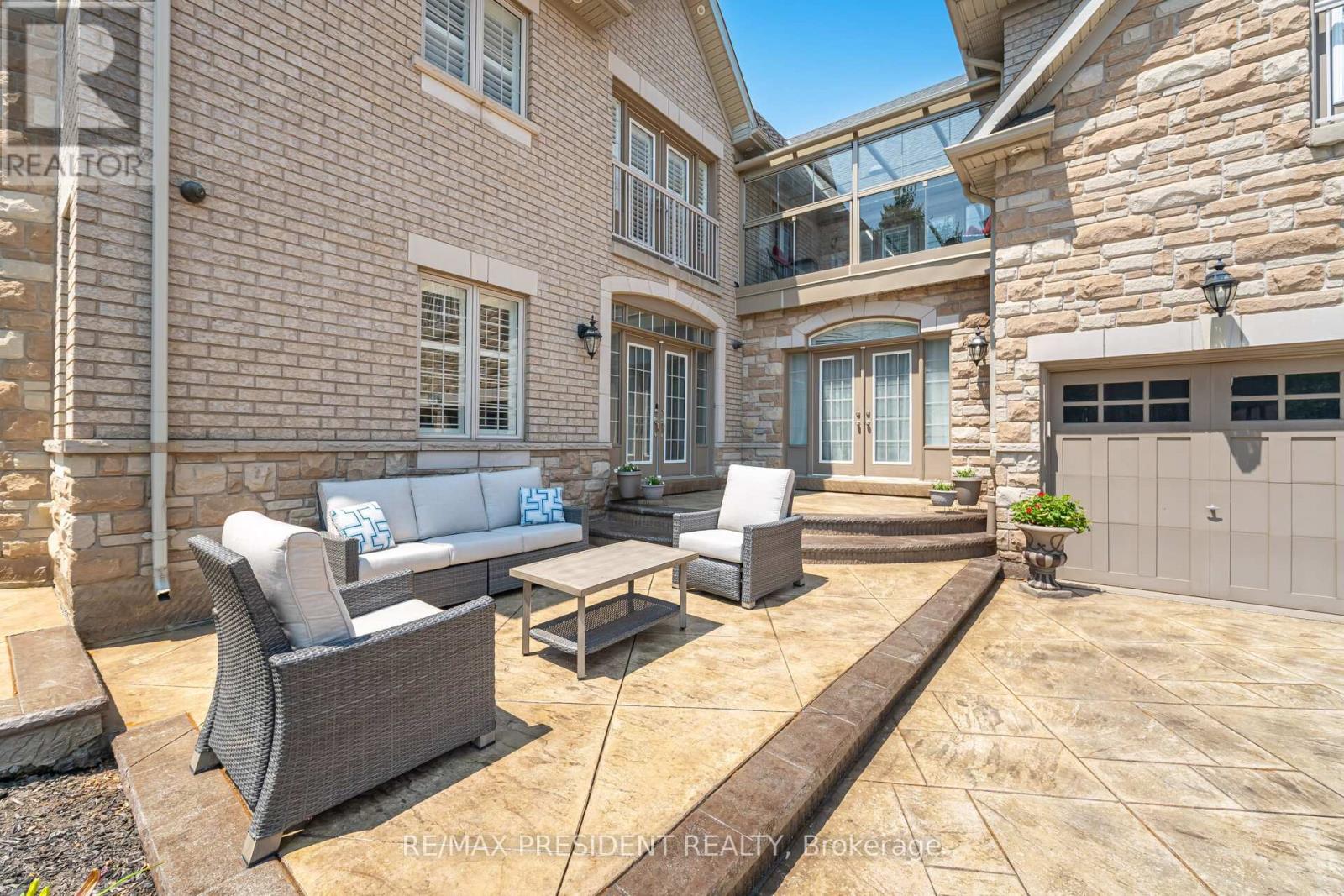 Property at 12 VALLEYRIDGE CRESCENT image 3