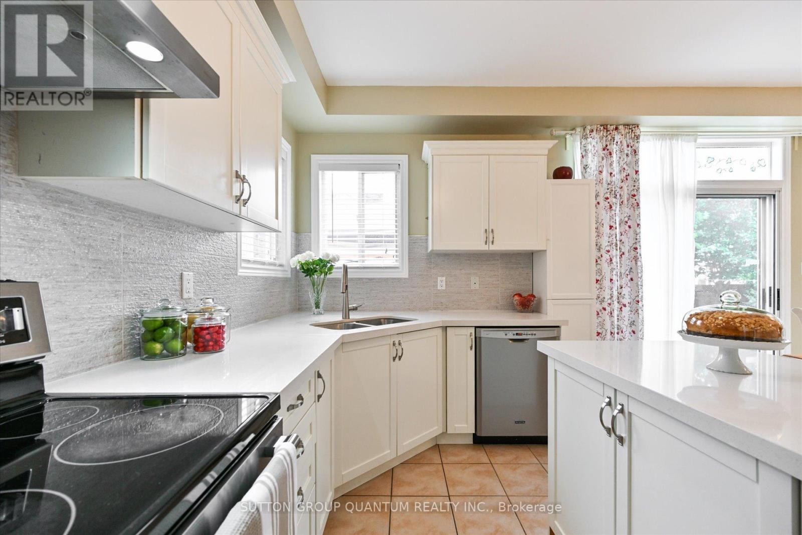 3512 Positano Place, Mississauga, Ontario  L5M 6Y9 - Photo 12 - W12268348