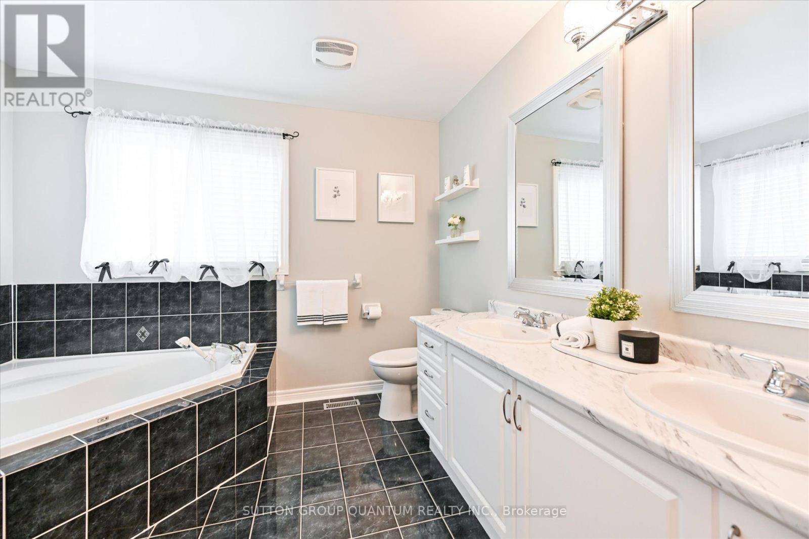 3512 Positano Place, Mississauga, Ontario  L5M 6Y9 - Photo 19 - W12268348