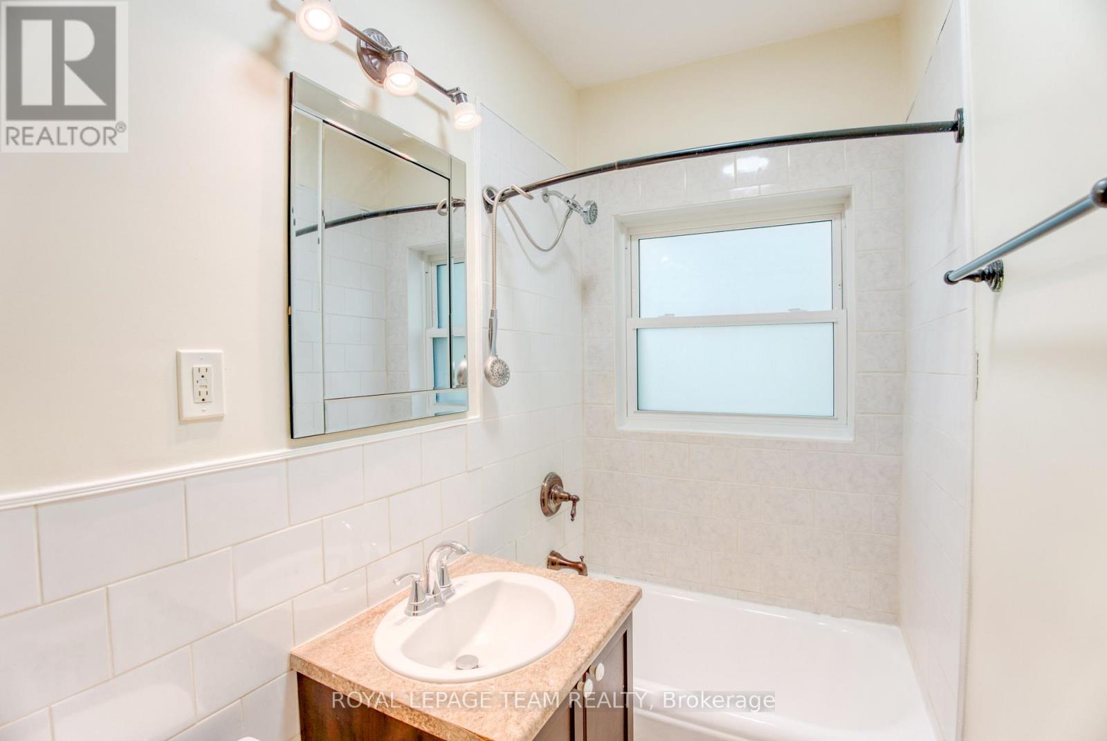 480 Oakhill Road, Ottawa, Ontario  K1M 1J6 - Photo 17 - X12268445
