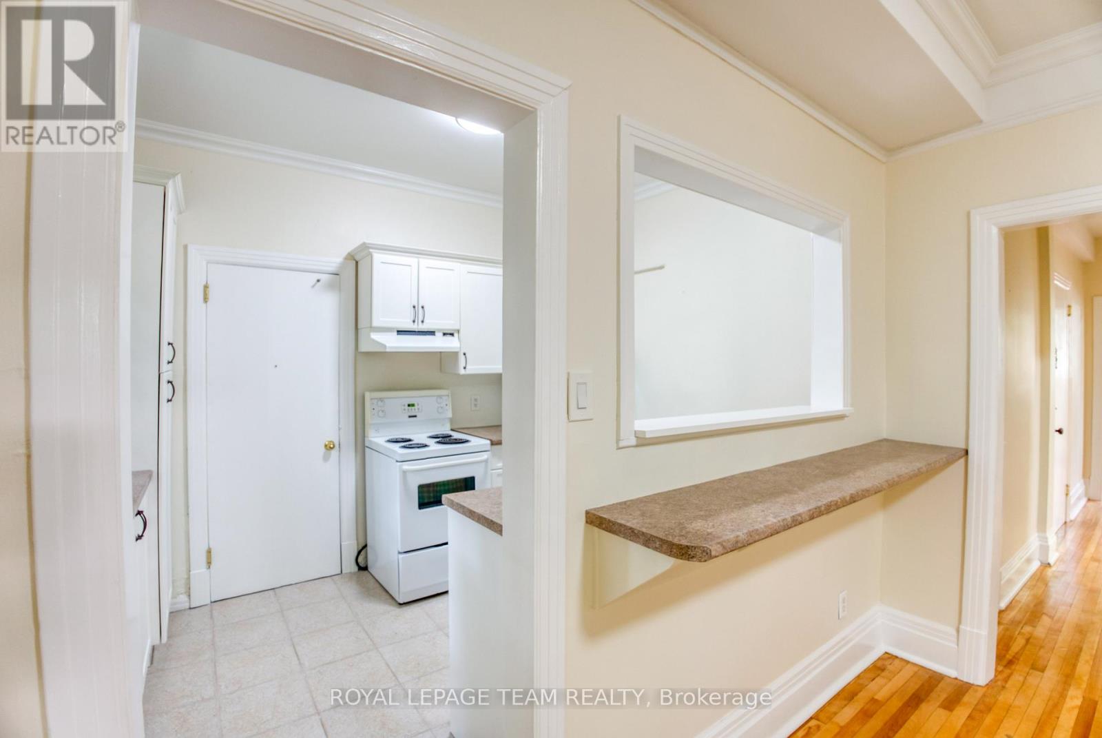 480 Oakhill Road, Ottawa, Ontario  K1M 1J6 - Photo 9 - X12268445