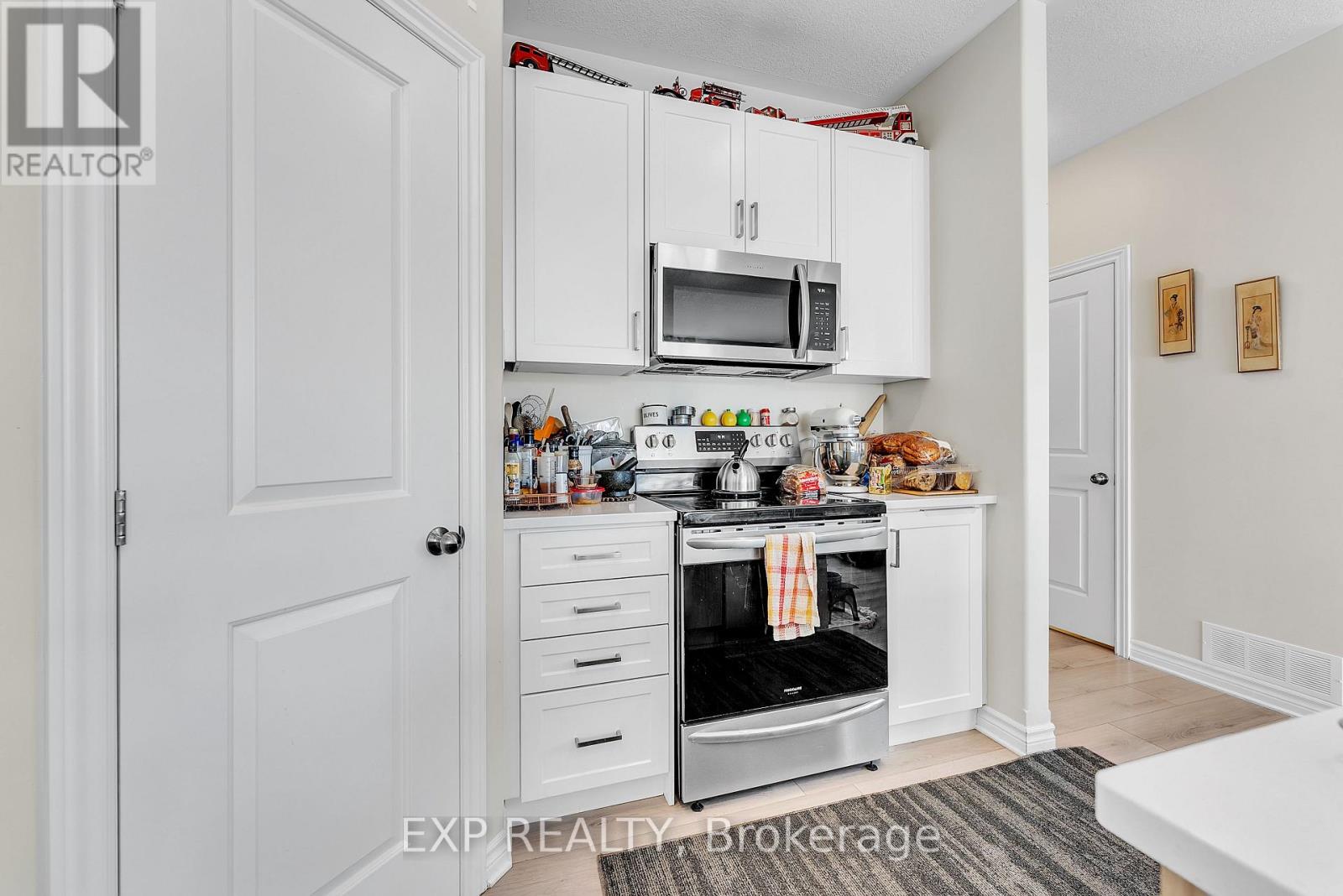 216 Heritage Park Drive, Greater Napanee, Ontario  K7R 3X8 - Photo 7 - X12268177