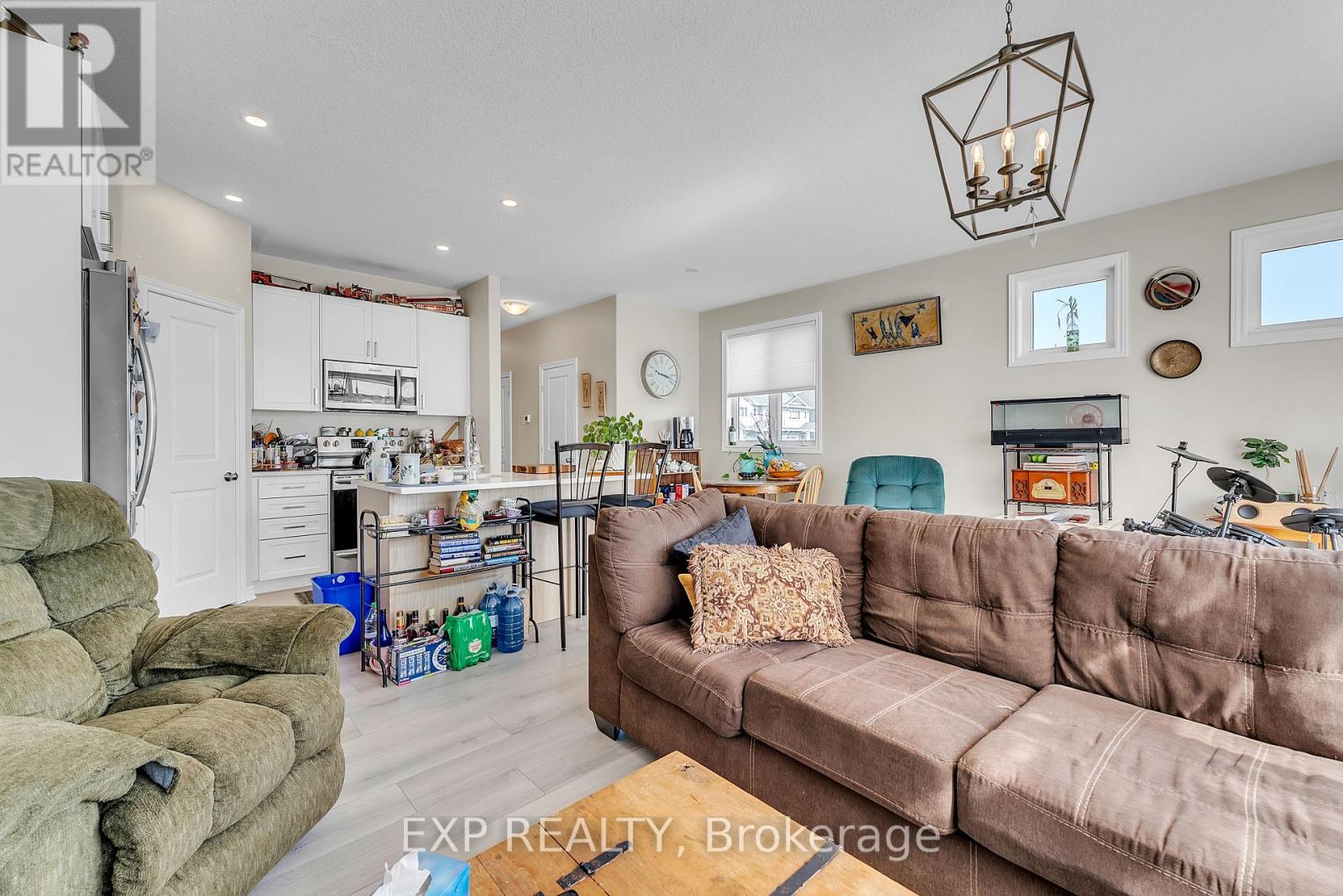 216 Heritage Park Drive, Greater Napanee, Ontario  K7R 3X8 - Photo 9 - X12268177