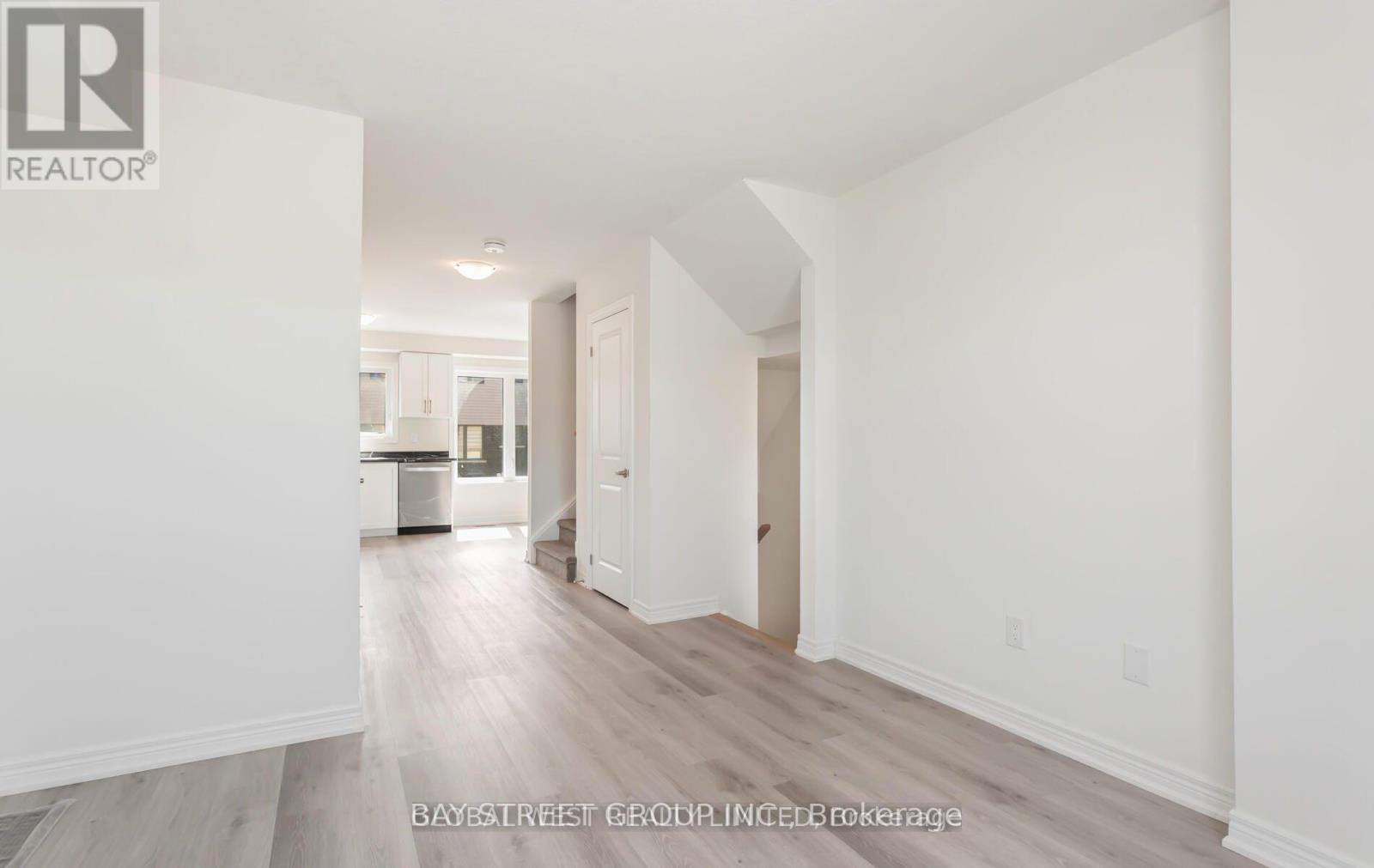 8 - 16 Reid Avenue, Hamilton, Ontario  L8H 0B5 - Photo 5 - X12268187