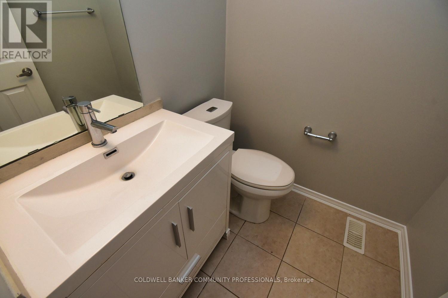 26 Evergreen Lane, Haldimand, Ontario  N3W 0C4 - Photo 21 - X12268204