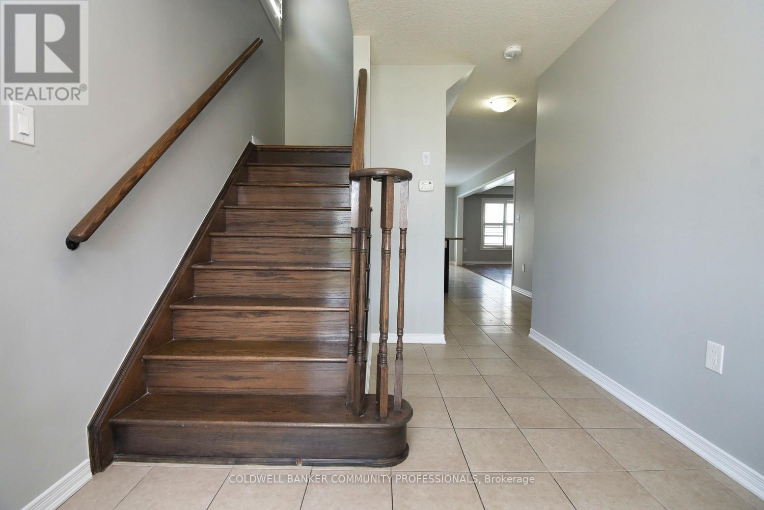 26 Evergreen Lane, Haldimand, Ontario  N3W 0C4 - Photo 3 - X12268204