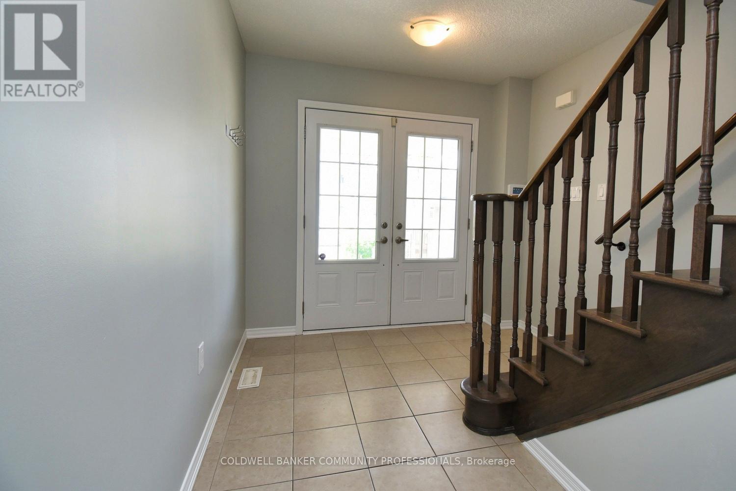 26 Evergreen Lane, Haldimand, Ontario  N3W 0C4 - Photo 4 - X12268204