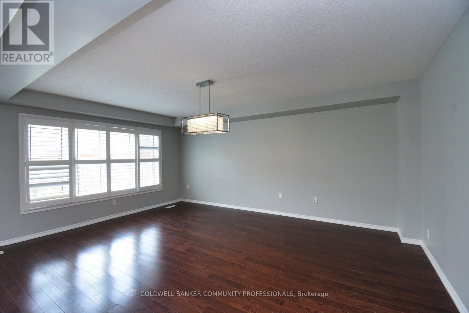 26 Evergreen Lane, Haldimand, Ontario  N3W 0C4 - Photo 5 - X12268204