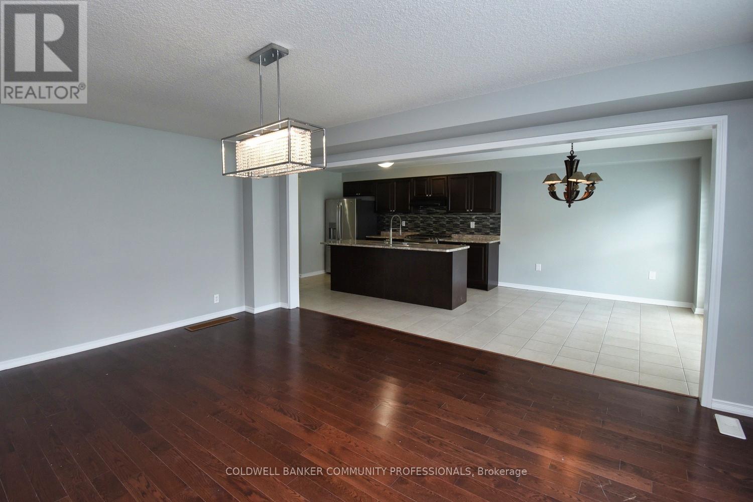 26 Evergreen Lane, Haldimand, Ontario  N3W 0C4 - Photo 8 - X12268204