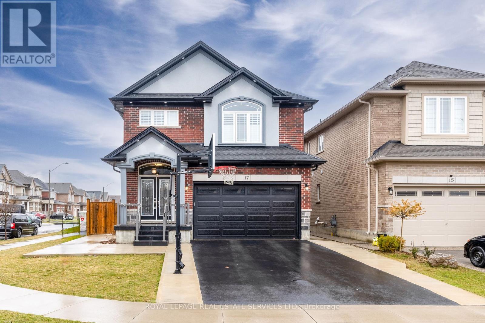Property at 17 NARBONNE CRESCENT image 1