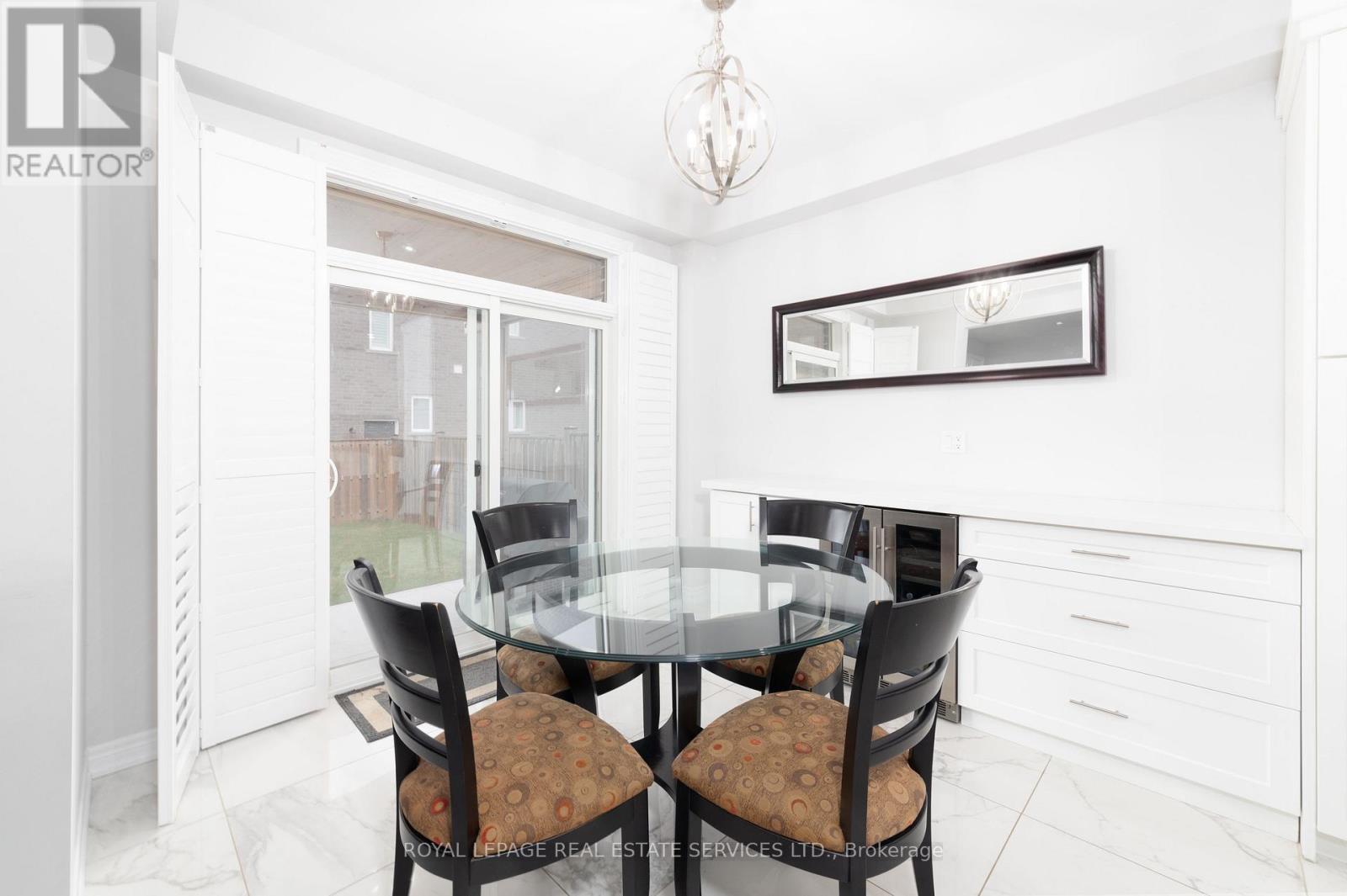 17 Narbonne Crescent, Hamilton, Ontario  L8J 0J7 - Photo 11 - X12268253