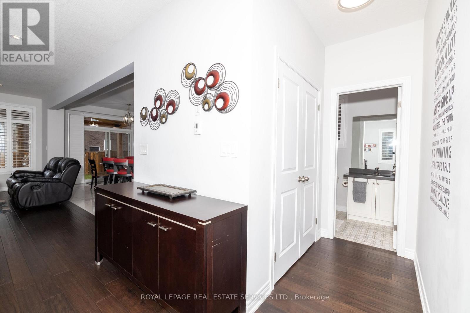 17 Narbonne Crescent, Hamilton, Ontario  L8J 0J7 - Photo 15 - X12268253