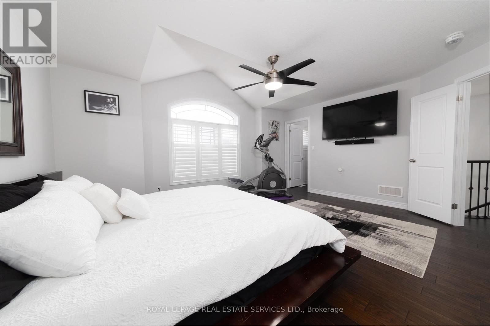 17 Narbonne Crescent, Hamilton, Ontario  L8J 0J7 - Photo 18 - X12268253