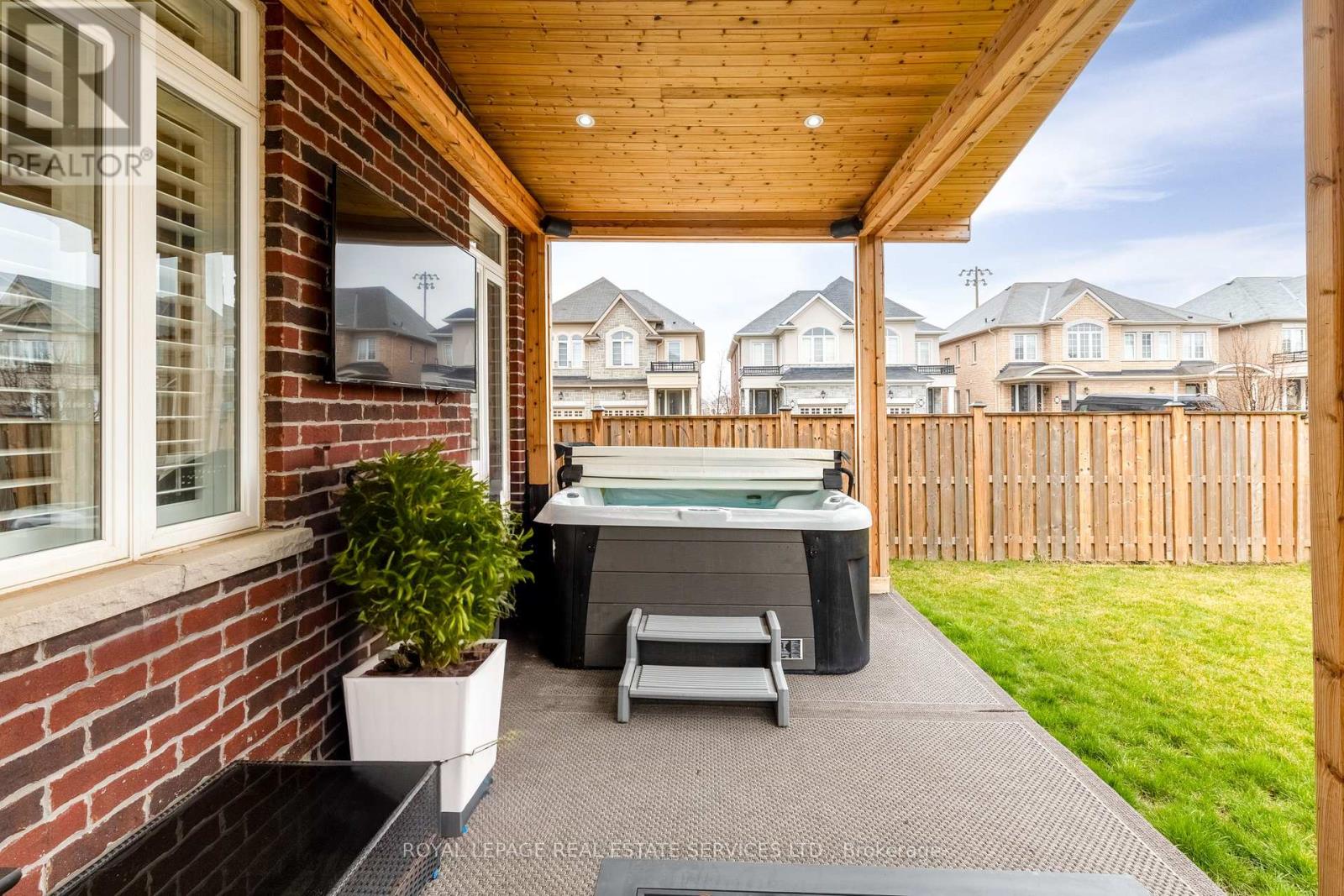 17 Narbonne Crescent, Hamilton, Ontario  L8J 0J7 - Photo 37 - X12268253