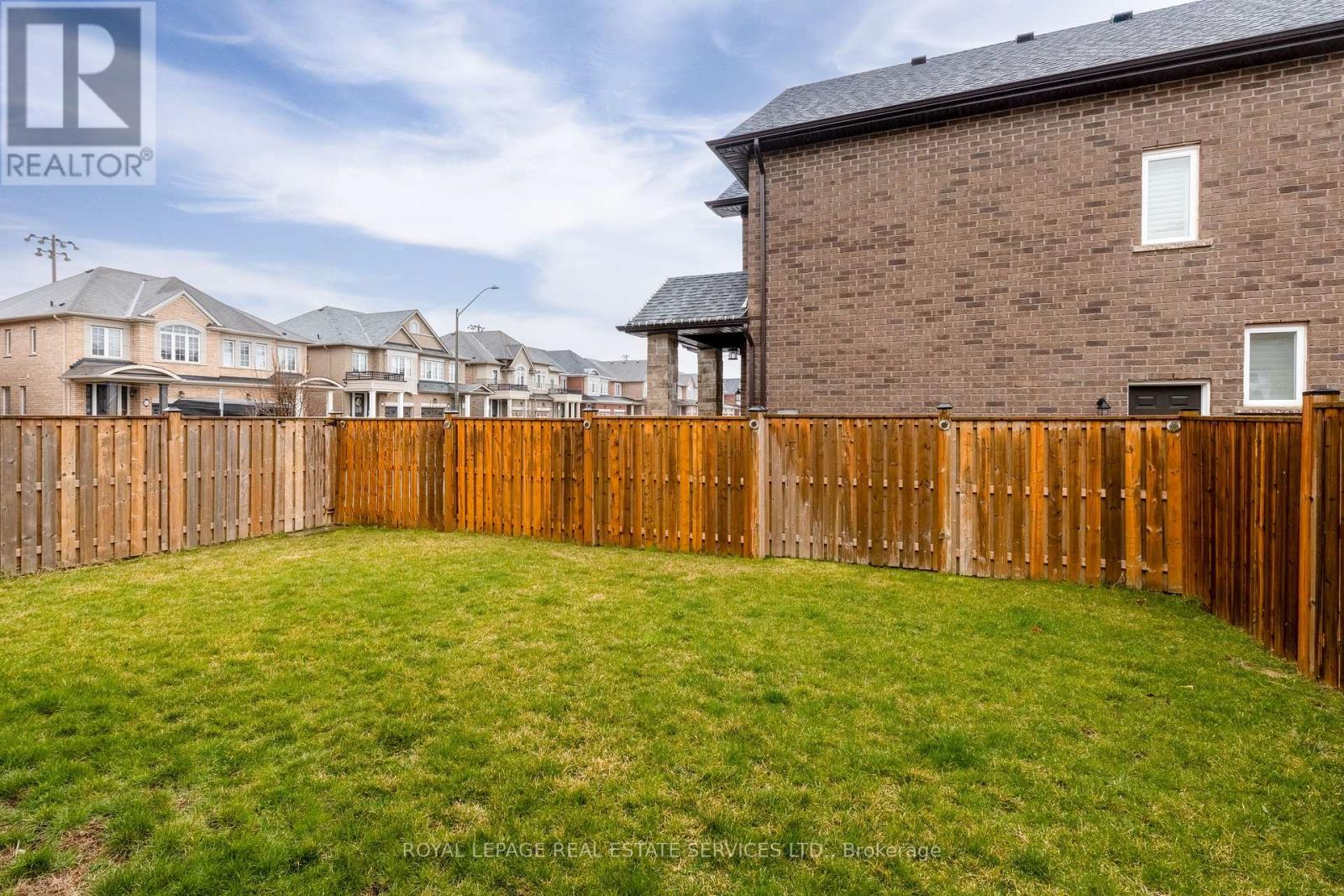 17 Narbonne Crescent, Hamilton, Ontario  L8J 0J7 - Photo 38 - X12268253