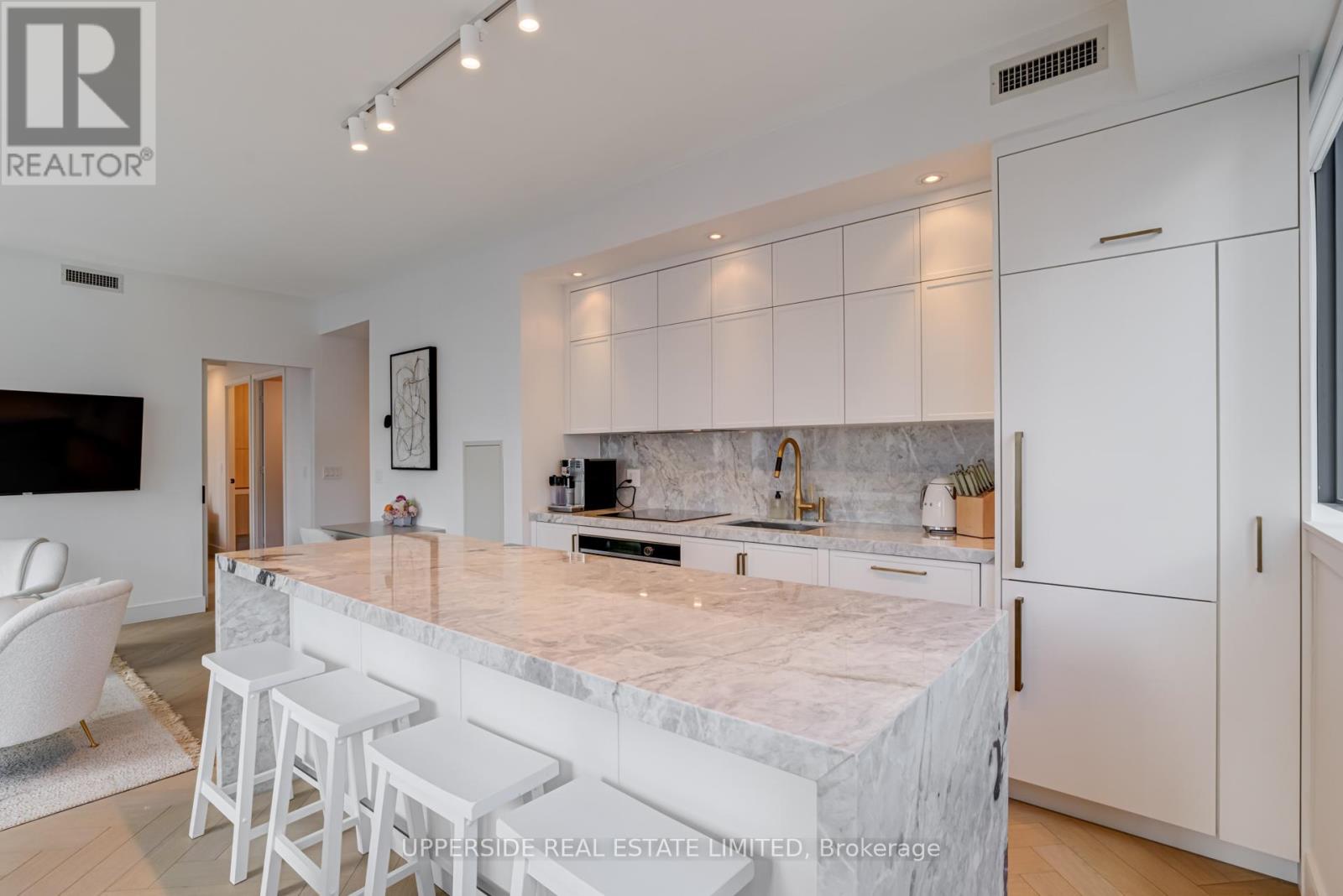 1103 - 8 Charlotte Street, Toronto (Waterfront Communities), Ontario  M5V 0K4 - Photo 1 - C12268383