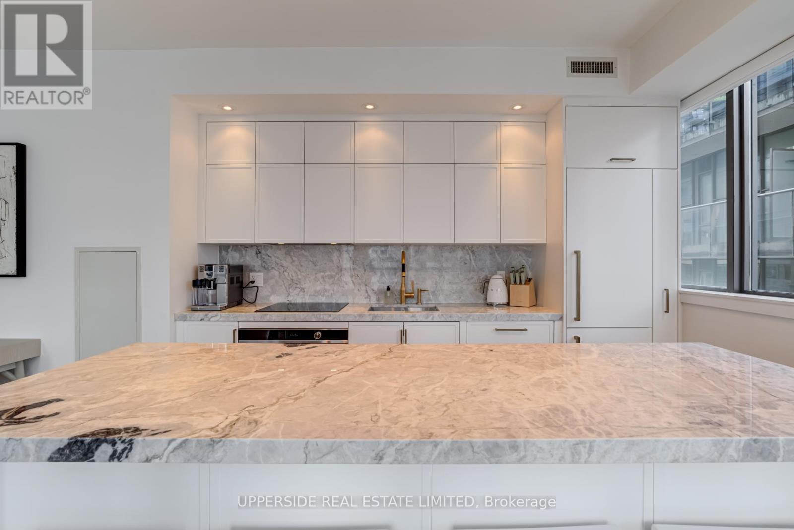 1103 - 8 Charlotte Street, Toronto (Waterfront Communities), Ontario  M5V 0K4 - Photo 11 - C12268383