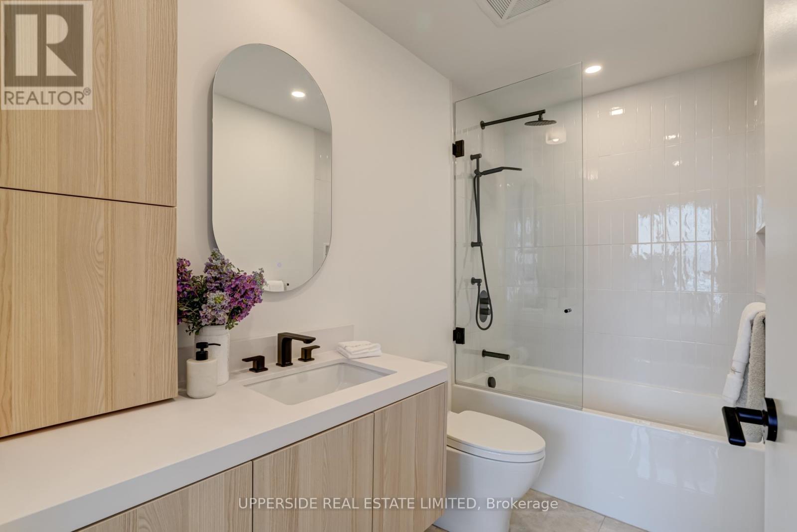1103 - 8 Charlotte Street, Toronto (Waterfront Communities), Ontario  M5V 0K4 - Photo 18 - C12268383
