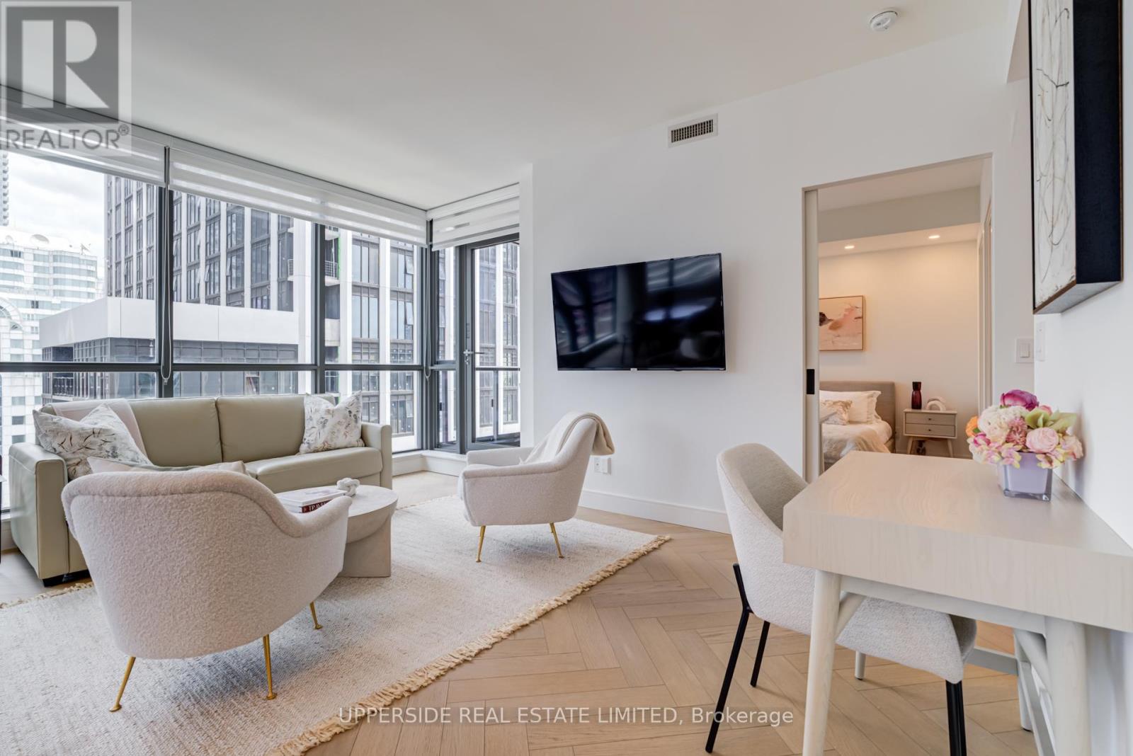 1103 - 8 Charlotte Street, Toronto (Waterfront Communities), Ontario  M5V 0K4 - Photo 7 - C12268383