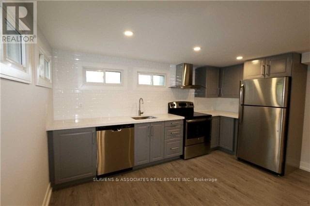17 Robson Place, Toronto (Newtonbrook West), Ontario  M2R 2Y3 - Photo 17 - C12268391