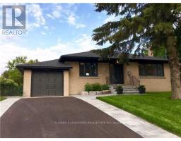 17 ROBSON PLACE, Toronto, Ontario