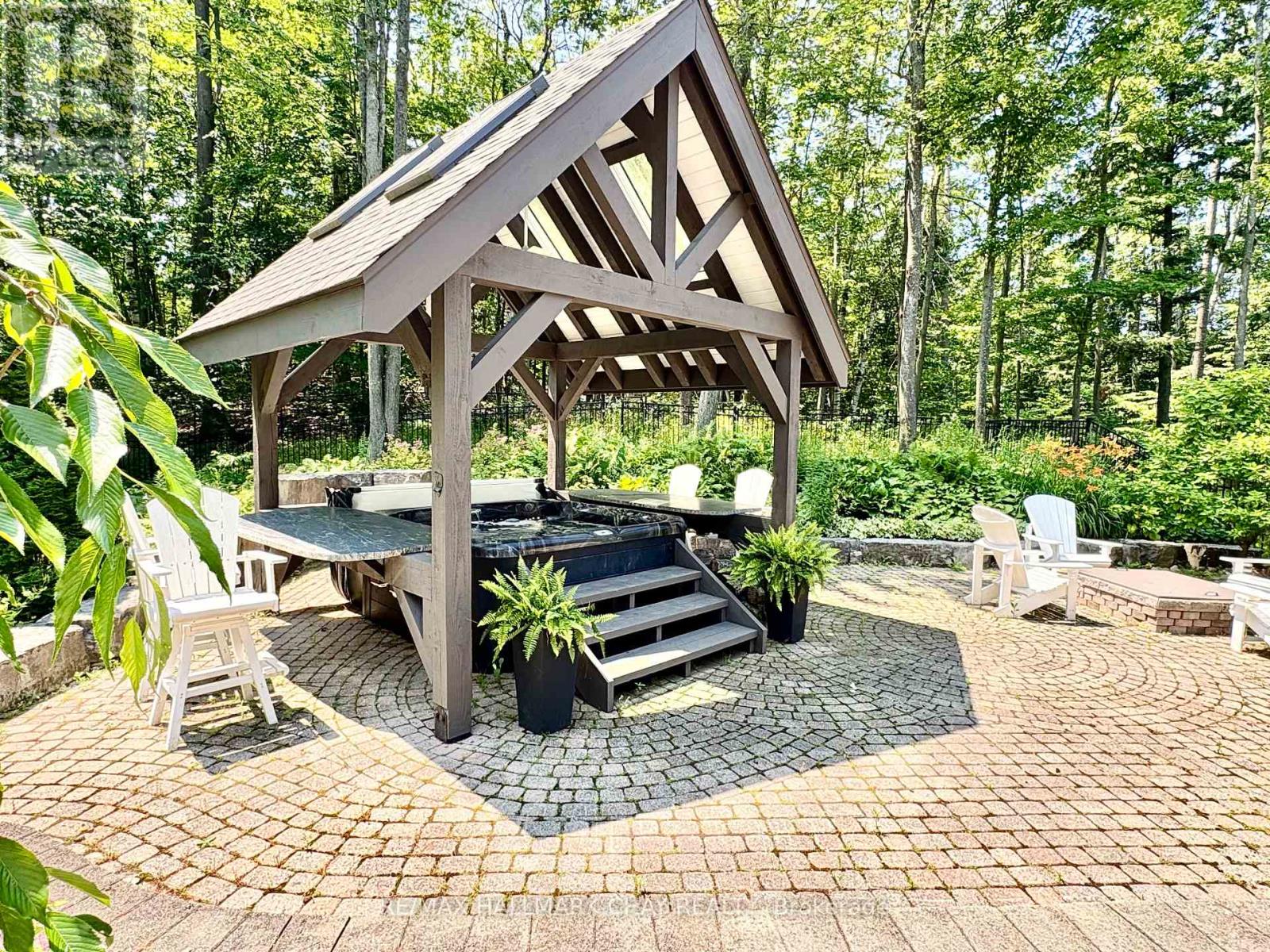 11 Park Trail, Springwater, Ontario  L9X 0L3 - Photo 10 - S12097010
