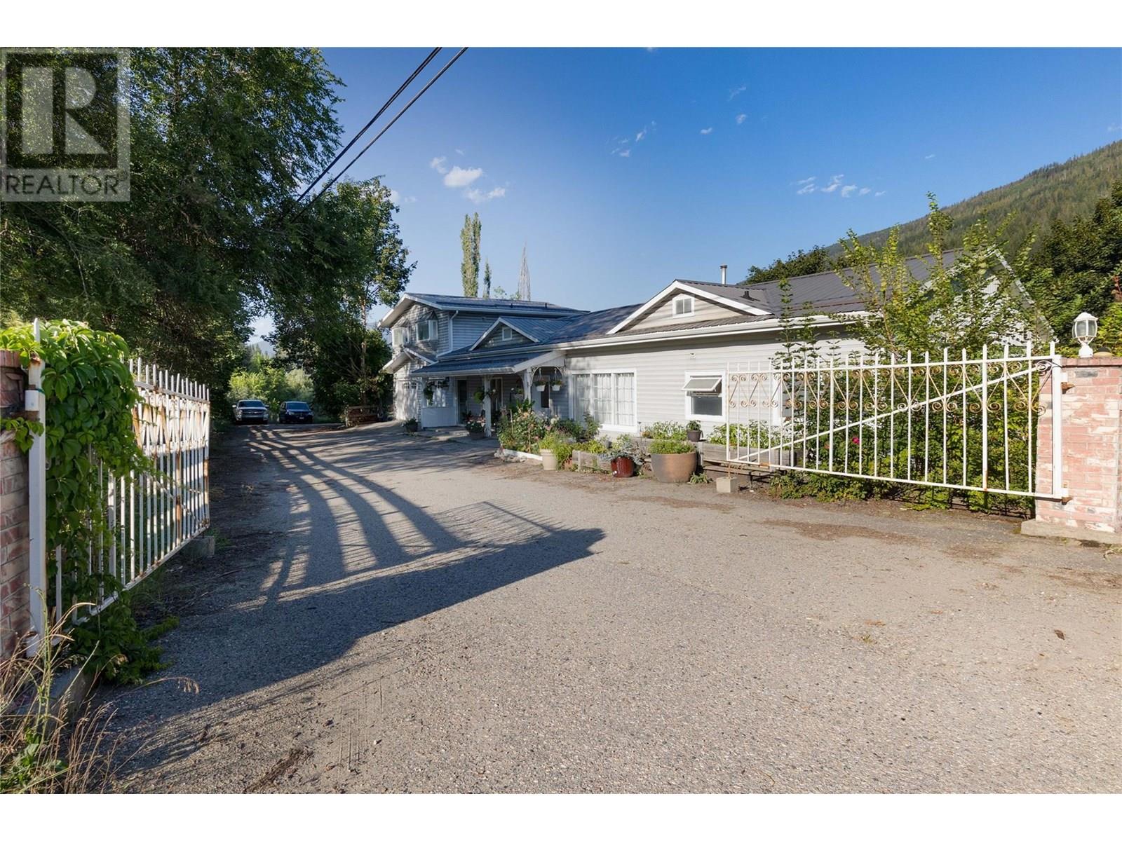 Property at 4350 50 Street NE image 2