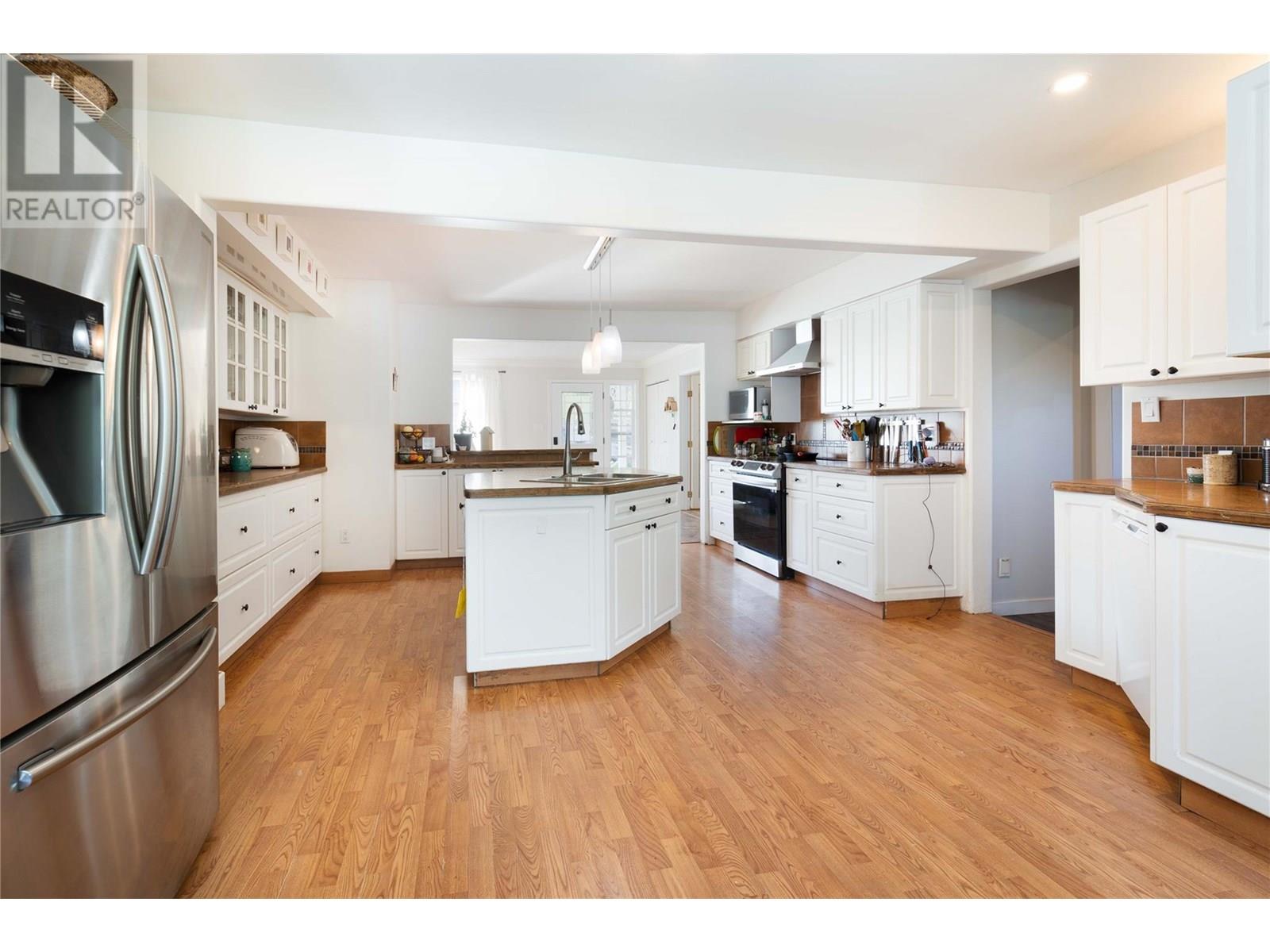 Property at 4350 50 Street NE image 4