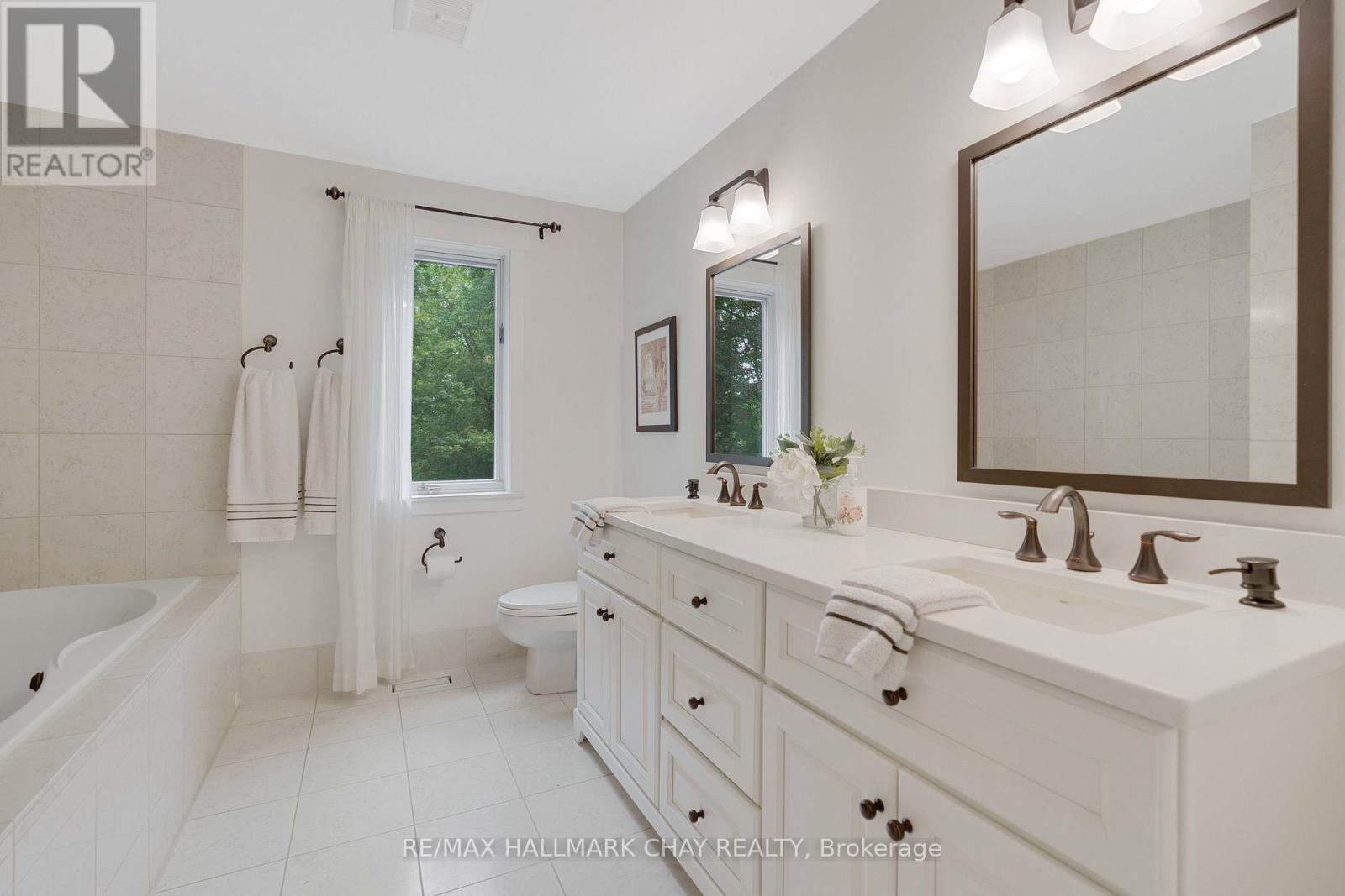 11 Park Trail, Springwater, Ontario  L9X 0L3 - Photo 41 - S12097010