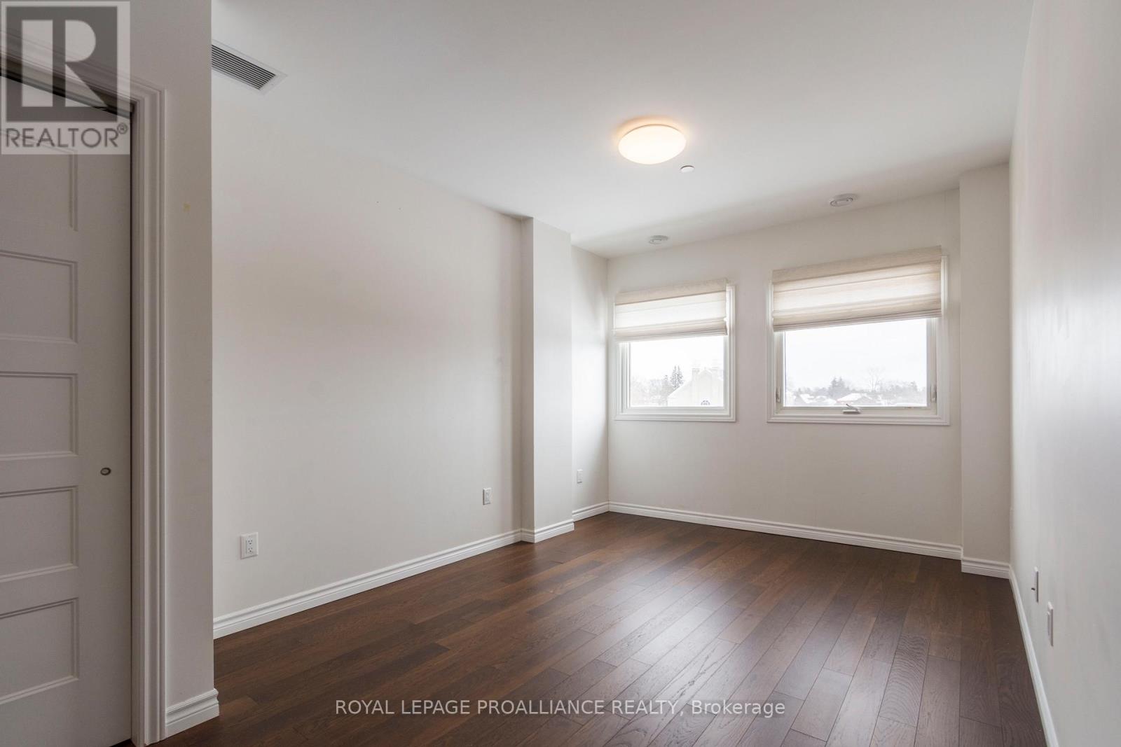 505 - 199 Front Street, Belleville, Ontario  K8N 5H5 - Photo 12 - X12268567