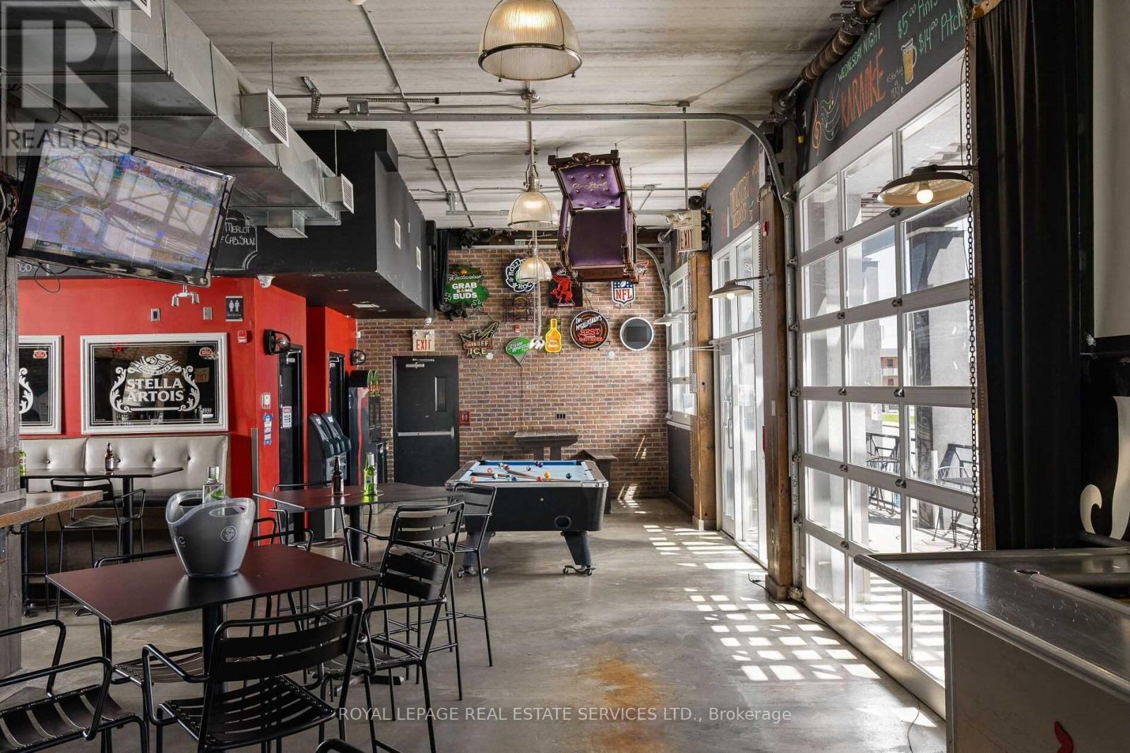 5043 Centre Street, Niagara Falls (Clifton Hill), Ontario  L2G 3N8 - Photo 10 - X12268382